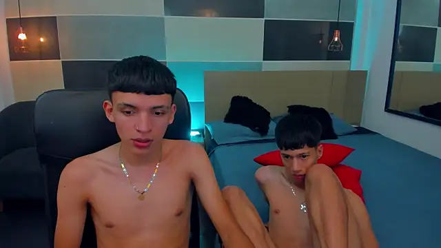 Snapshot of Juan_Nd_Steven chatting on 12.21.24 Juan Nd Steven online show from 12.21.24