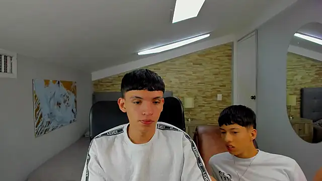 Snapshot of Juan_Nd_Steven chatting on 12.22.24 Juan Nd Steven online show from 12.22.24