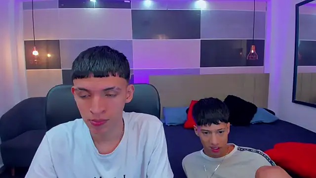 Snapshot of Juan_Nd_Steven chatting on 12.28.24 Juan Nd Steven online show from 12.28.24