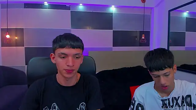 Snapshot of Juan_Nd_Steven chatting on 01.25.25 Juan Nd Steven online show from 01.25.25