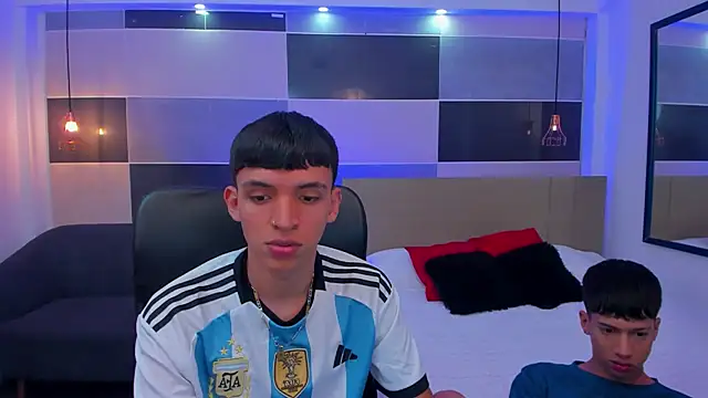 Snapshot of Juan_Nd_Steven chatting on 02.19.25 Juan Nd Steven online show from 02.19.25