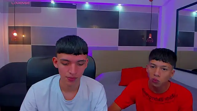 Snapshot of Juan_Nd_Steven chatting on 02.28.25 Juan Nd Steven online show from 02.28.25