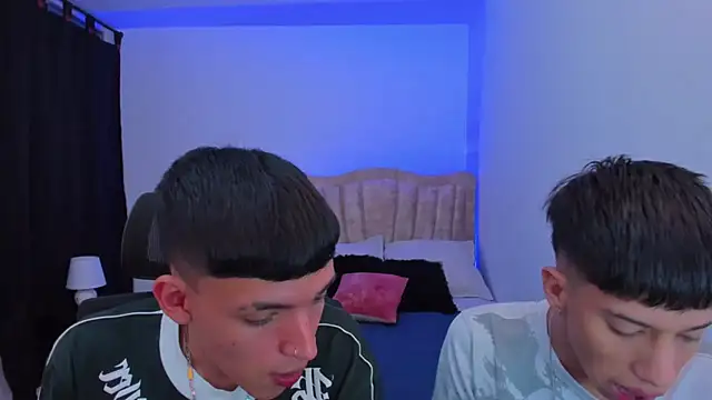 Snapshot of Juan_Nd_Steven chatting on 10.08.25 Juan Nd Steven online show from 10.08.25