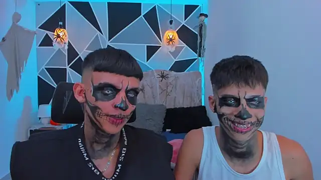 Snapshot of Juan_Nd_Steven chatting on 10.31.25 Juan Nd Steven online show from 10.31.25