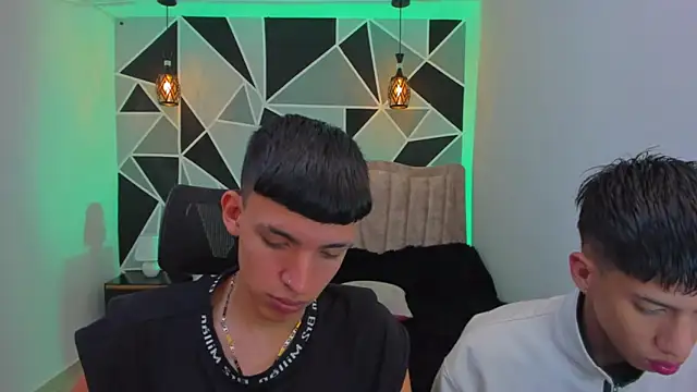 Snapshot of Juan_Nd_Steven chatting on 11.09.25 Juan Nd Steven online show from 11.09.25