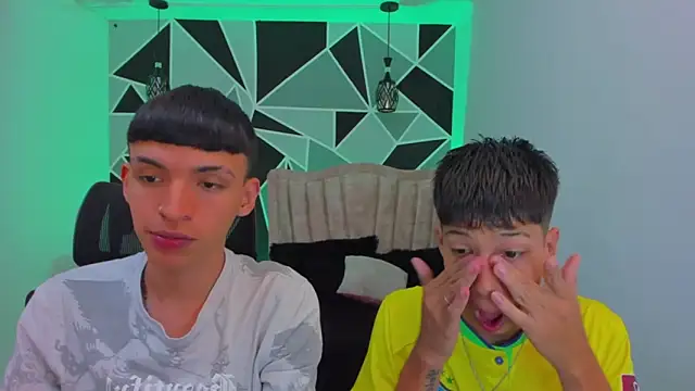 Snapshot of Juan_Nd_Steven chatting on 11.12.25 Juan Nd Steven online show from 11.12.25