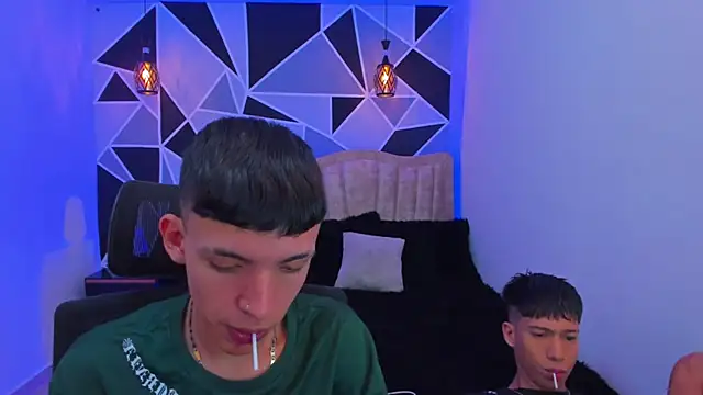 Snapshot of Juan_Nd_Steven chatting on 11.19.25 Juan Nd Steven online show from 11.19.25