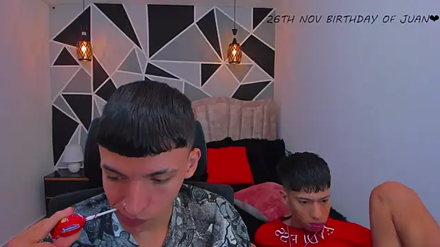 Snapshot of Juan_Nd_Steven chatting on 11.20.25 Juan Nd Steven online show from 11.20.25