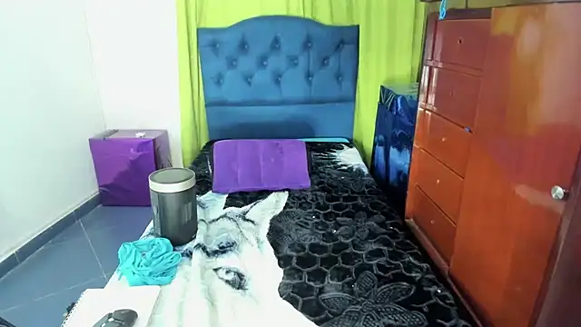  Angelinaandrade  online show from 01.14.25