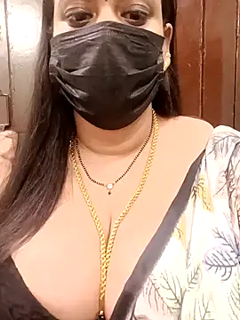 Snapshot of ashikaa_r chatting on 01.11.25 ashikaa r online show from 01.11.25