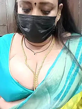 Snapshot of ashikaa_r chatting on 01.19.25 ashikaa r online show from 01.19.25