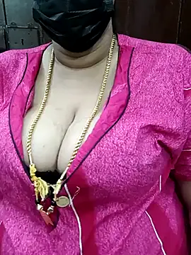 Snapshot of ashikaa_r chatting on 02.16.25 ashikaa r online show from 02.16.25