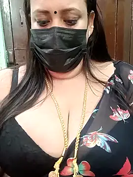 Snapshot of ashikaa_r chatting on 02.22.25 ashikaa r online show from 02.22.25