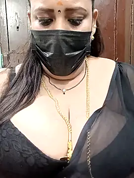 Snapshot of ashikaa_r chatting on 03.06.25 ashikaa r online show from 03.06.25