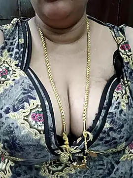 Snapshot of ashikaa_r chatting on 03.20.25 ashikaa r online show from 03.20.25