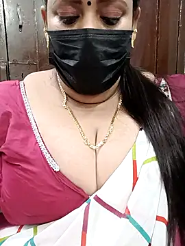 Snapshot of ashikaa_r chatting on 03.21.25 ashikaa r online show from 03.21.25