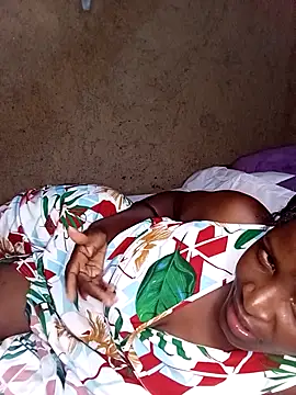 Snapshot of pretty_prickle chatting on 11.18.25 pretty prickle online show from 11.18.25