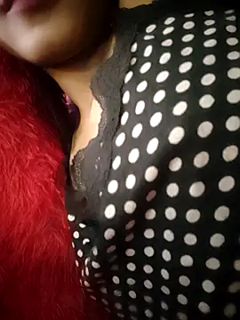 Snapshot of Hot_Goldengirl chatting on 03.01.25 Hot Goldengirl online show from 03.01.25