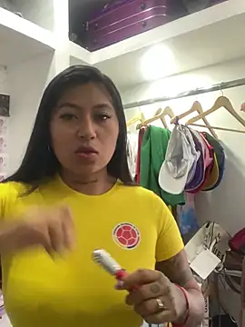 Snapshot of luisa16xxx chatting on 03.20.25 luisa16xxx online show from 03.20.25