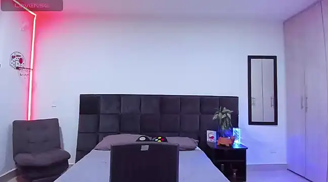 Alexander Martines online show from 02.12.25