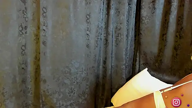 MiaKnox online show from 01.07.26