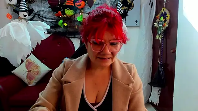 Salomeediaz  online show from 10.22.25