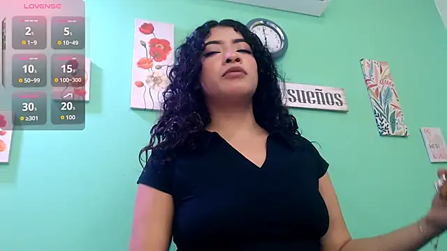 Snapshot of alisontitsmilk19 chatting on 11.21.25 alisontitsmilk19 online show from 11.21.25