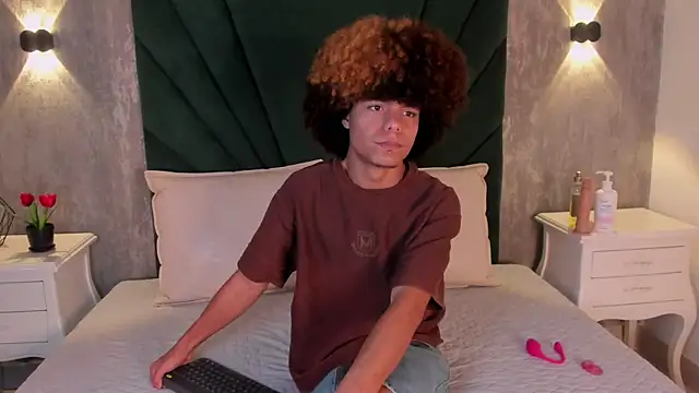 Alexiis Etereo online show from 02.19.26