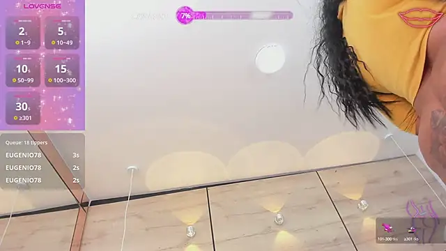 Snapshot of martina_touss chatting on 01.20.25 martina touss online show from 01.20.25