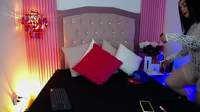 Erika Montoya online show from 03.03.26