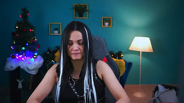 KarolinaRobinson online show from 12.13.24