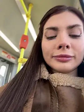 Snapshot of Accole chatting on 03.19.25 Accole online show from 03.19.25