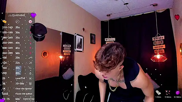 Snapshot of ANDRIUS_24 chatting on 11.19.25 ANDRIUS 24 online show from 11.19.25