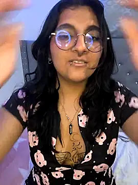 Snapshot of Alliccee chatting on 03.10.25 Alliccee online show from 03.10.25