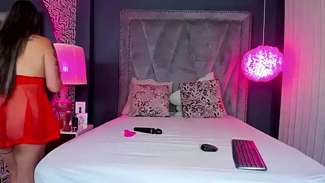 Snapshot of Hotsamantamature chatting on 02.25.25 Hotsamantamature online show from 02.25.25