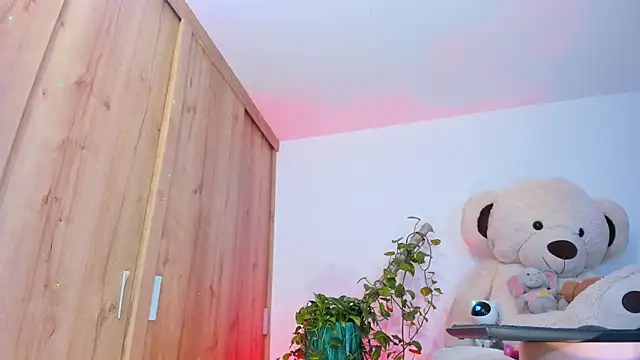 Snapshot of The_queen_of_pleasure chatting on 10.09.25 The queen of pleasure online show from 10.09.25