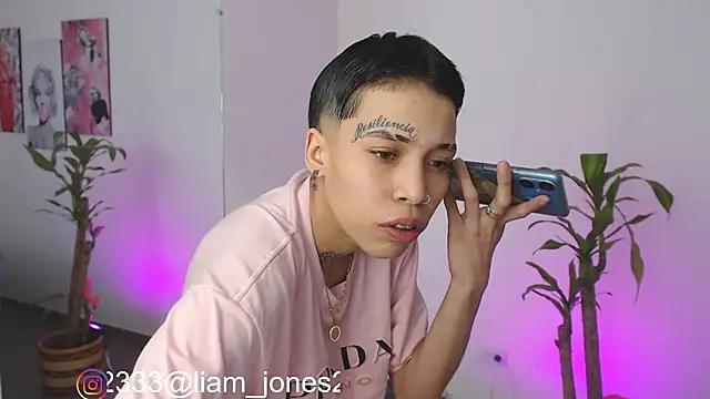 Jonesliam23 online show from 12.21.24