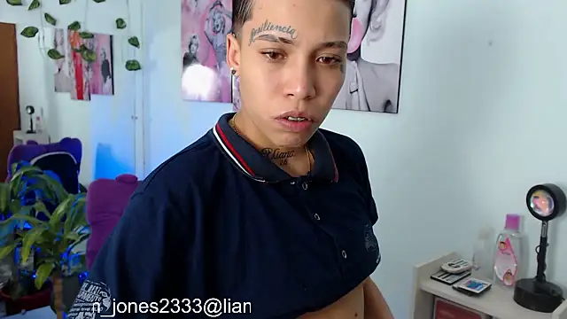 Jonesliam23 online show from 02.11.25