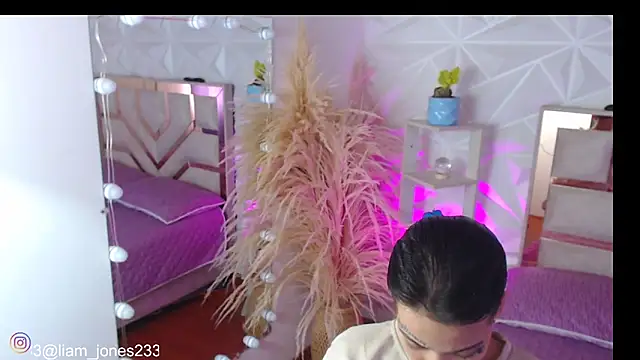 Jonesliam23 online show from 09.26.25