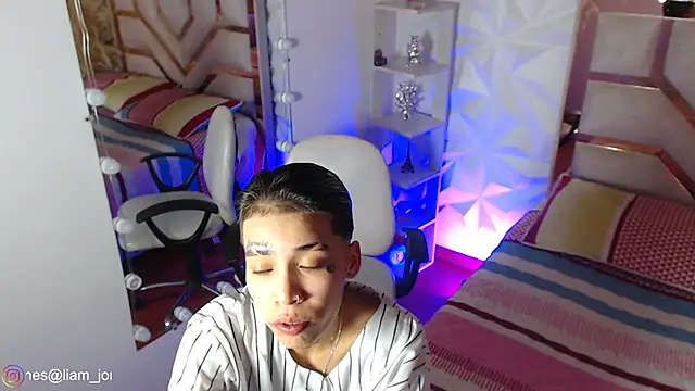 Jonesliam23 online show from 04.18.26