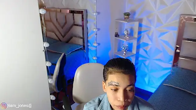 Jonesliam23 online show from 04.22.26