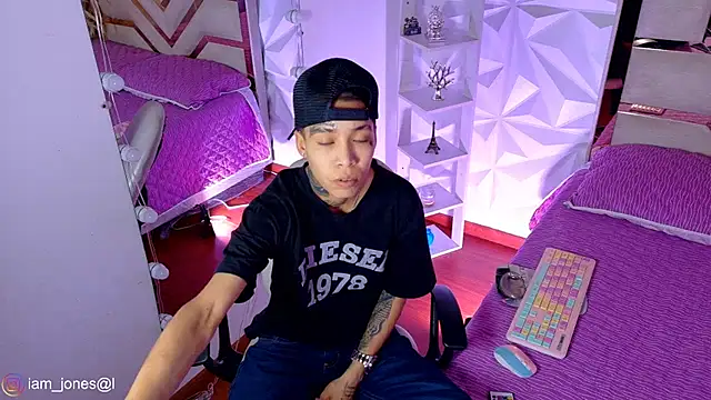 Jonesliam23 online show from 05.11.26