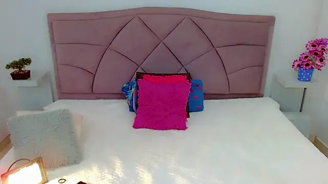 laura sweett120 online show from 02.07.25