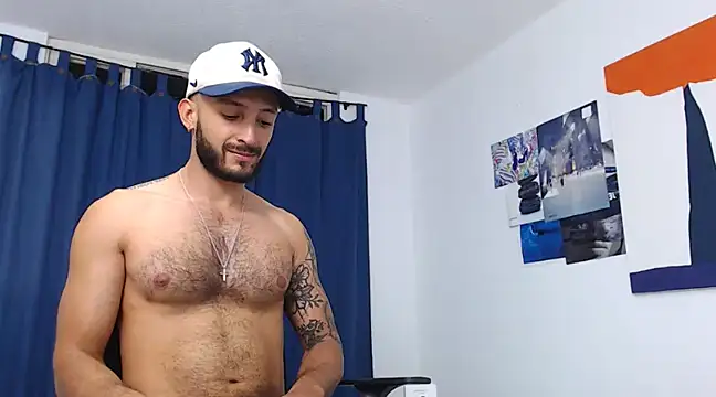 Snapshot of Sanit_Di chatting on 12.17.24 Sanit Di online show from 12.17.24