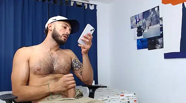 Snapshot of Sanit_Di chatting on 12.20.24 Sanit Di online show from 12.20.24