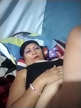 Snapshot of naysi chatting on 03.08.25 naysi online show from 03.08.25