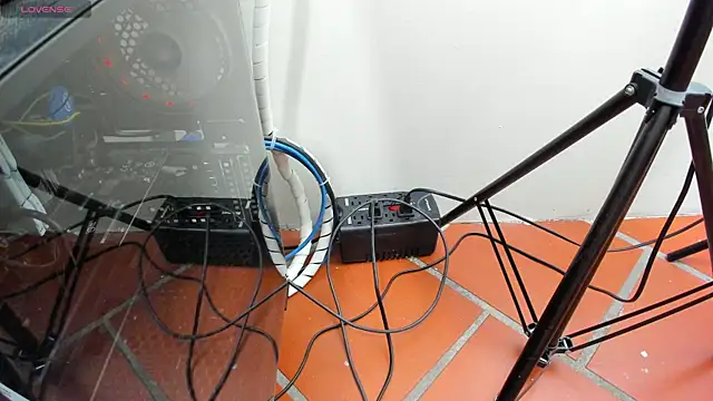 tossetrech online show from 12.17.25