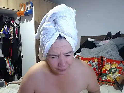 Sweeetness Milf online show from 12.17.24