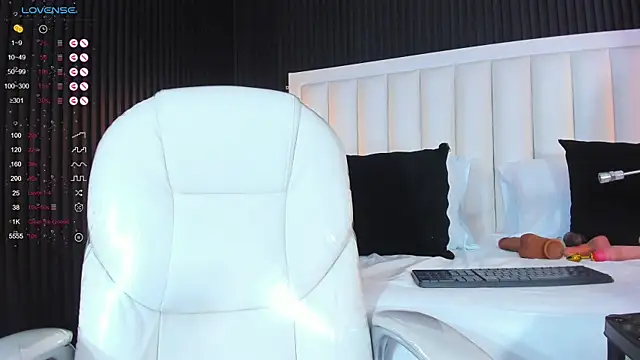 afrodytasky  online show from 11.26.25