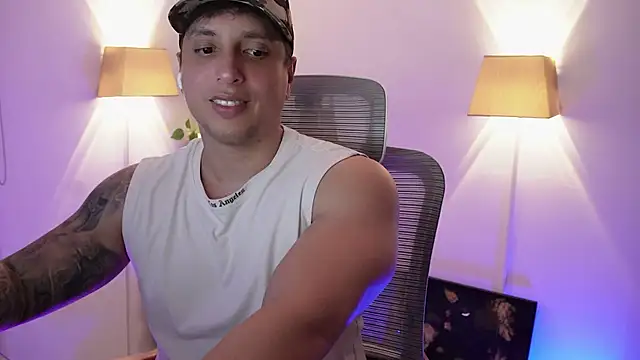 Snapshot of appolo_allen chatting on 07.23.26 appolo allen online show from 07.23.26